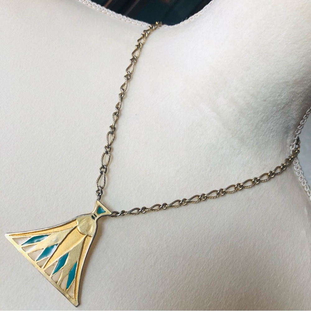 Vintage 70s Metropolitan Museum of Art Egyptian revival pendant on chain